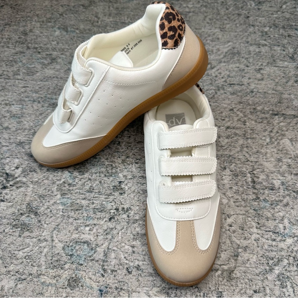 🆕DV by Dolce Vita White and Tan Leopard Sneakers Size 9.5
